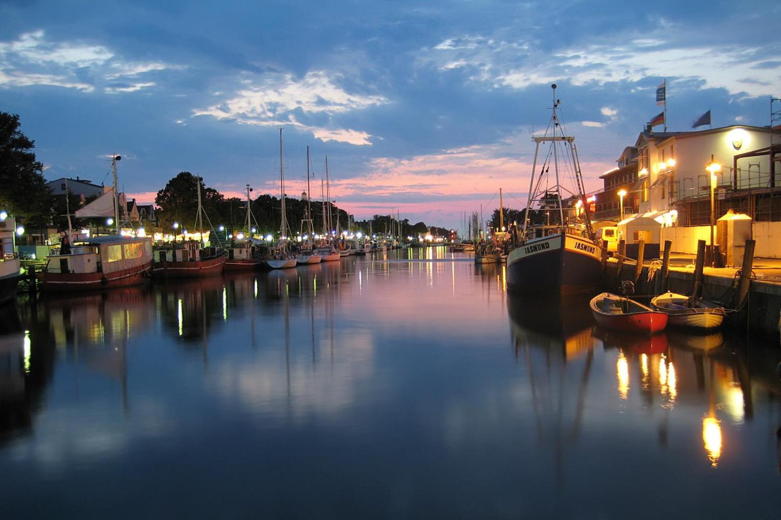 Captains Lounge Rostock Exteriör bild
